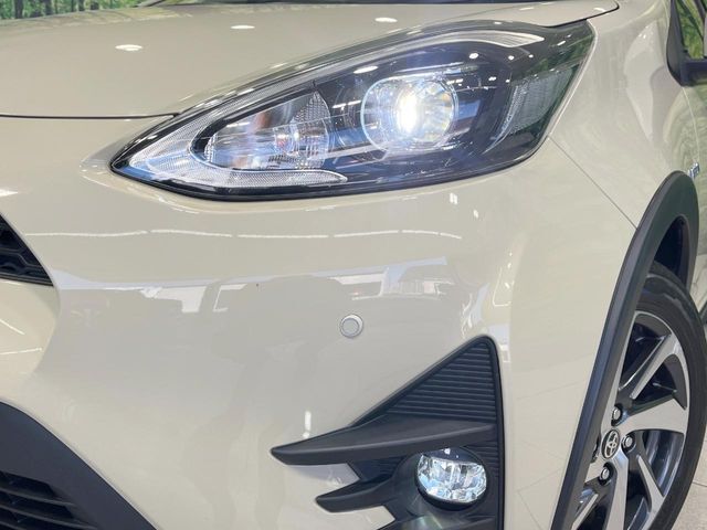 【LEDヘッドライト】悪天候や夜間走行時も良好な視界を確保し安心して運転できる高輝度LEDヘッドライトを装備！点灯速度が早く、消費電力も抑えられています。