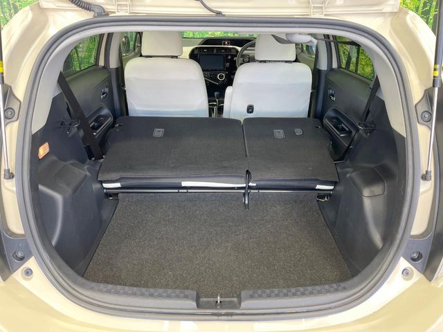 普段のお買い物や通勤、送迎等に十分な荷室スペースを確保しております。セカンドシートを倒すと、大きな荷物の積載も可能です♪