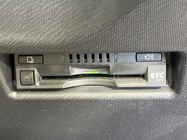 【ETC】高速道路の料金所をストレスなく通過！話題のスポットやサービスエリアに多い「スマートIC」利用時は必須のアイテムです。当店でセットアップを実施、ご納車当日からすぐにご利用いただけます！