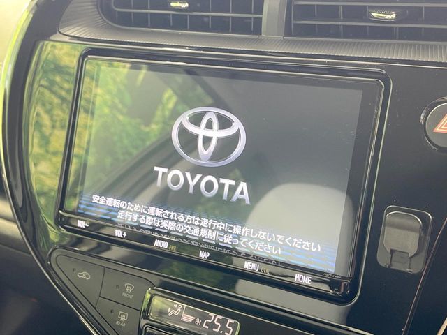 【純正9型ナビ】人気の純正ナビを装備しております。ナビの使いやすさはもちろん、オーディオ機能も充実！キャンプや旅行はもちろん、通勤や買い物など普段のドライブも楽しくなるはず♪