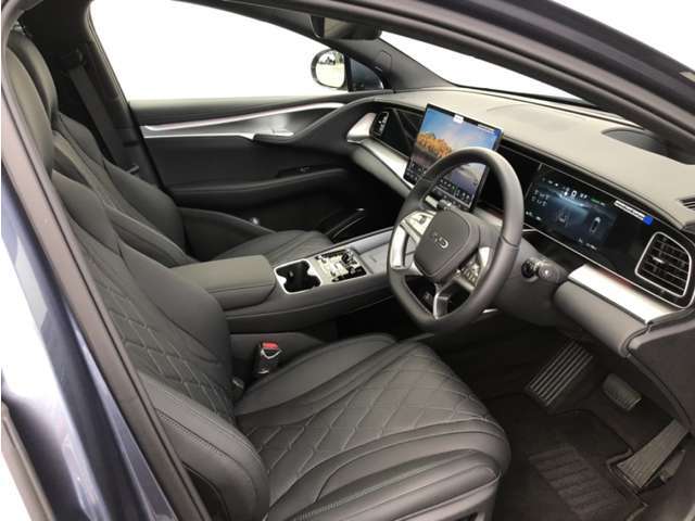 スポーティーな運転周り