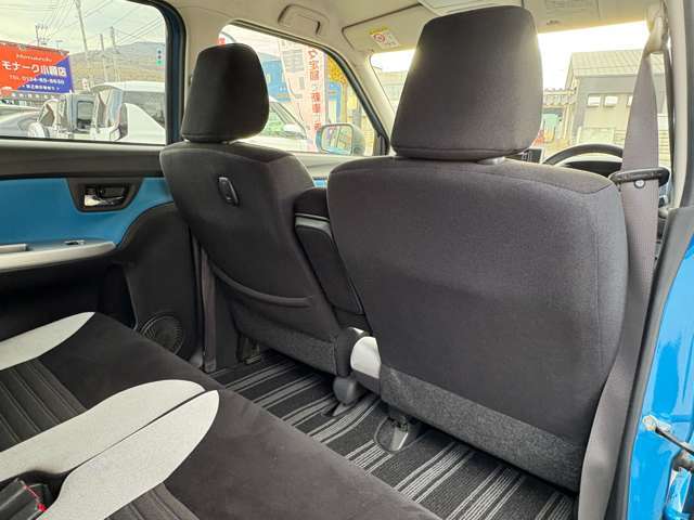 セカンドシートはシミや、汚れなど少なくきれいな状態です！