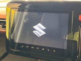 【メーカー9型純正ナビ】インテリアに溶け込むスタイリッシュな「専用設計」メーカーナビを装備♪視認性や操作性など基本性能にも優れ、より上質なカーライフをお楽しみいただけます。