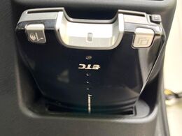 【ETC】高速道路の料金所をストレスなく通過！話題のスポットやサービスエリアに多い「スマートIC」利用時は必須のアイテムです。当店でセットアップを実施、ご納車当日からすぐにご利用いただけます！