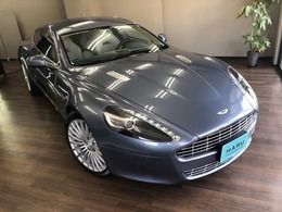 アストンの正規ディーラー勤務時の弊社の代表が新車時から携わっている安心車歴の1台となります