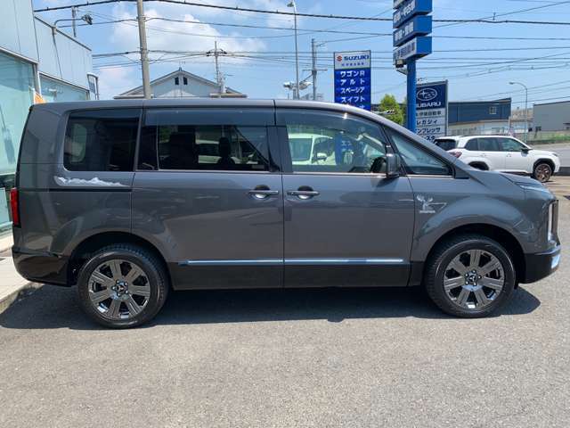 お気軽に来店・ご予約ください。気になるお車は、実際に見ていただくことが最善だと思います。お電話やメールでのお問い合わせももちろん受け付けております。納得のいく車選びをお手伝いさせていただきます。