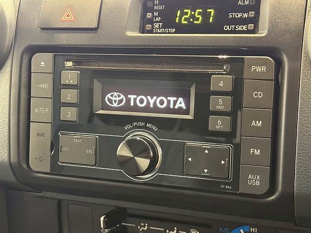 最新のナビゲーションも各メーカーご用意しております。