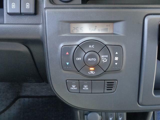 フルオートエアコンは、車内を年中快適に保ちます。
