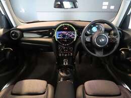 内外装ともに良好な状態です。