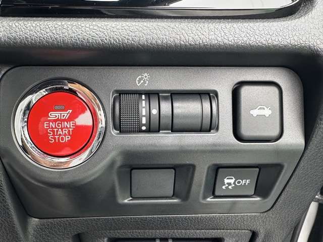 ★納車前に、専属のクリーニングスタッフが、ピッカピカにクリーニングして納車いたします！もちろん、ピッカピカの状態でお渡しするクリーニング費用も支払総額に含まれています！