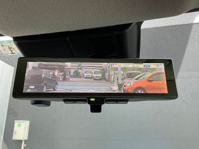 荷物をたくさん載せても後ろの確認が出来る便利なインテリジェントルームミラー！