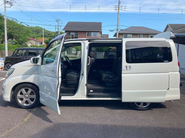 こちら側が電動になります！小さいお子さんがいるご家庭に嬉しい機能です！