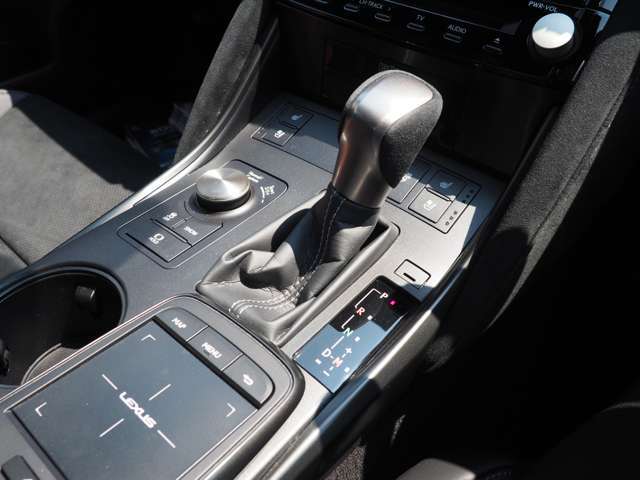 ●ぜひ弊社にお客様の愛車探し、お乗り換えのお手伝いをさせて下さい　●弊社では自動車販売歴20年以上のプロが最後まで責任を持って真摯に対応させて頂きます　●ご予算条件なども是非お気兼ねなくご相談ください