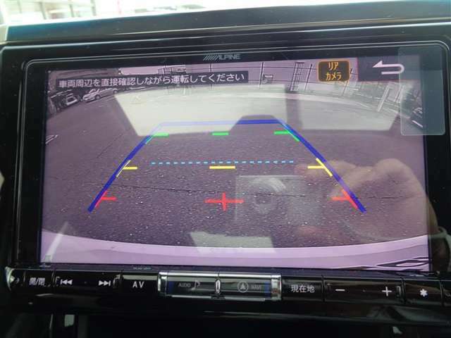 バックカメラ機能付きです！バックする際に後方の様子をカーナビのモニター上に表示してくれます。運転席にいながら、後方が確認できるので、バック駐車が、スムーズに行えます！