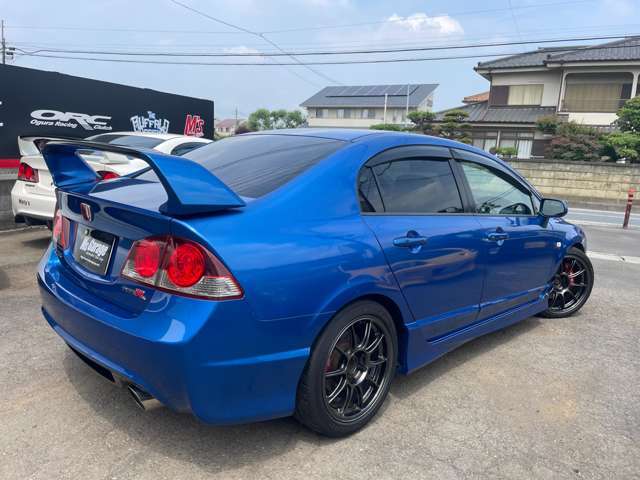 ★スポーツ走行にオススメのシビックタイプR入荷しました♪★ETCや車高調・マフラーなど納車時のカスタムや追加整備等もお気軽にご相談ください。