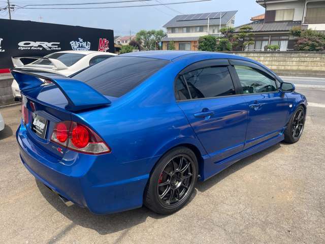 ETCや車高調・マフラーなど納車時のカスタムや追加整備等もお気軽にご相談ください。