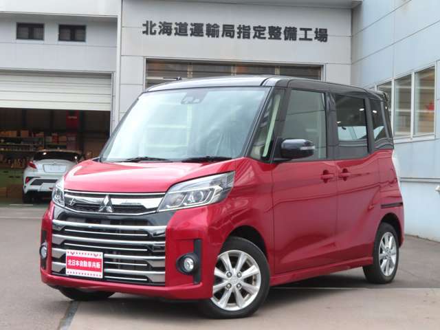 ボタンひとつで電動開閉が可能なパワースライドドアを片側に搭載！スライド式のドアなので、狭いところでもスムーズに乗り降りしていただけます。小さなお子様がいらっしゃるご家庭にもオススメのお車です♪