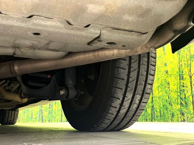 お車を安心してお乗りいただく為には、足回りの定期点検が欠かせません。サービスサポート（有償保証）では無料点検もご提供しており、安心のカーライフをお過ごしいただけるサポート体制が整っています。