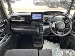 【インパネ全体】全方位で視界が広く、高い目線で運転もしやすいです！