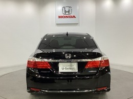 【Honda認定中古車 U-Select】　は3つの安心をお約束します。　1　Hondaのプロが整備した安心。 2　第三者機関がチェックした安心。　3　購入後もHondaが保証する安心。