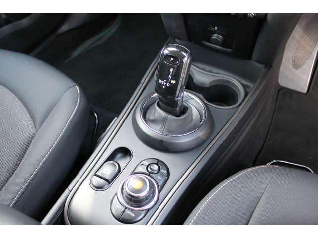 ■ボディーコーティングや内装のクリーニング、オゾン消臭もお値打ちな価格で施工できます。是非ご相談下さい。