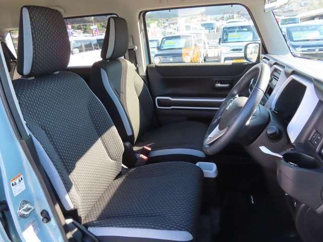 運転席側から見た車内の画像です！内装ルームクリーニング済みです。しっかり綺麗にしていますので、是非、お確かめください。納車時にはもう一度キレイにいたしますよ！