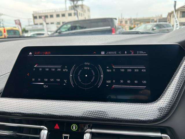 輸入車ディーラー採用のドライブレコーダーも選べます。万が一の事故際のお守りとしていかがでしょうか？その他さまざまなオプションをご用意しております。