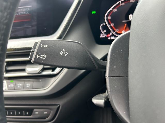 輸入車ディーラー採用のドライブレコーダーも選べます。万が一の事故際のお守りとしていかがでしょうか？その他さまざまなオプションをご用意しております。