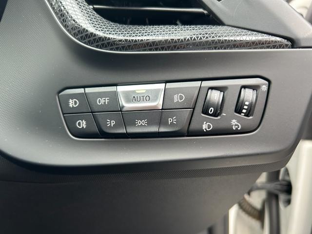 輸入車ディーラー採用のドライブレコーダーも選べます。万が一の事故際のお守りとしていかがでしょうか？その他さまざまなオプションをご用意しております。