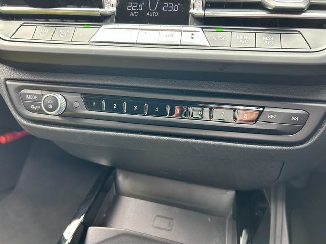 輸入車ディーラー採用のドライブレコーダーも選べます。万が一の事故際のお守りとしていかがでしょうか？その他さまざまなオプションをご用意しております。