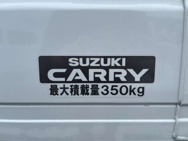 ☆お車についた傷やヘコミ、事故の修理もハヤシにお任せください。自社鈑金工場で修理ができますの安心です☆