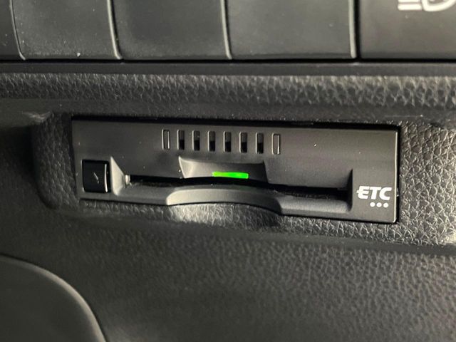 【ETC】高速道路の料金所をストレスなく通過！話題のスポットやサービスエリアに多い「スマートIC」利用時は必須のアイテムです。当店でセットアップを実施、ご納車当日からすぐにご利用いただけます！