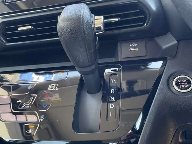 お車の在庫状況はネットからのお問い合わせですと営業時間外の場合、返信にお時間頂いております、側近の確認をお急ぎの際は、営業時間内にお電話によるお問い合わせをお勧めします。