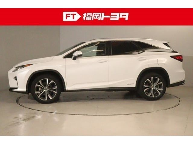 ☆トヨタ認定中古車☆ハイブリットシステム診断書と初度登録年月から10年間（走行20万キロまで）、ハイブリット機構の無料保証が付いています。