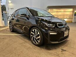 綺麗なボディを長く保つ為、ヤナセオリジナルボディーコーティング！全4種類、お気軽にご用命を。輝きが強い撥水性コーティングの【ヤナセパールフィニッシュ】。深い艶と玉の水弾きで屋内保管のお客様にオススメ！