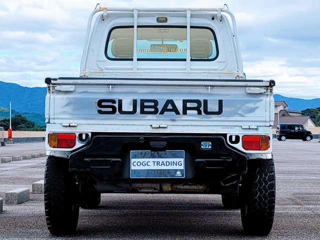 SUBARUのペイントがアメリカンピックアップトラックを彷彿とさせてくれますね(^^)/