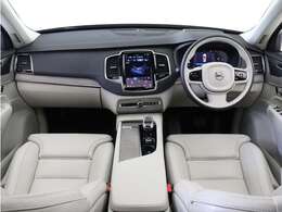 ボルボのフラッグシップモデル、プレミアム・7シーターSUV XC90。Googleを搭載し、ラグジュアリーを極めたSUVで、至福の時をお過ごしください。