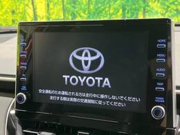 【純正9型ナビ】ナビゲーション機能はもちろん、多彩なメディアを大画面でお楽しみ頂けます。フルセグTV、Bluetooth接続に加え、AppleCarPlay・AndroidAutoにも対応！