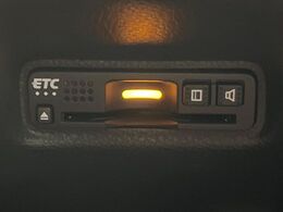 【ETC】高速道路の料金所をストレスなく通過！話題のスポットやサービスエリアに多い「スマートIC」利用時は必須のアイテムです。当店でセットアップを実施、ご納車当日からすぐにご利用いただけます！