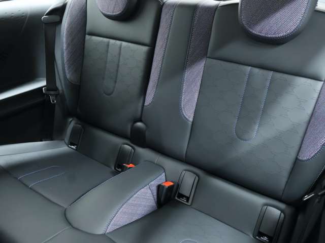 定員4人乗りです。