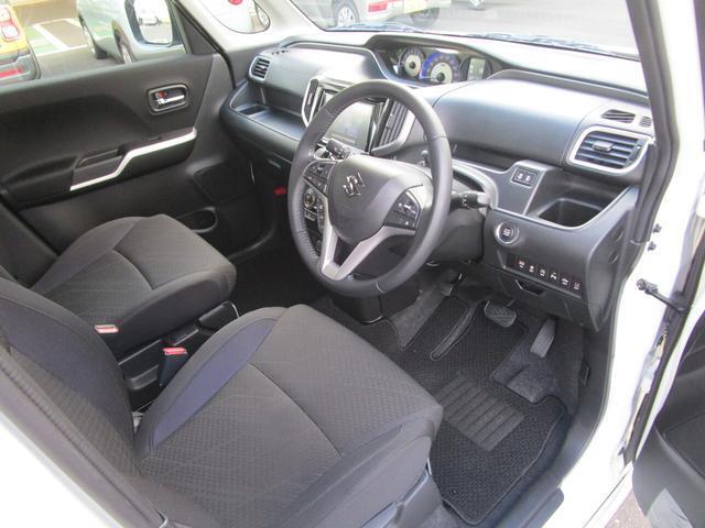 シンプルかつ機能的にまとめられたインパネです。