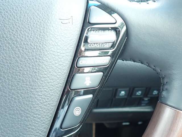 インテリジェントクルーズコントロール　高速道路などで前方車両との車間距離を保ちながら設定速度で走行できドライバーの負担を軽減してくれます。