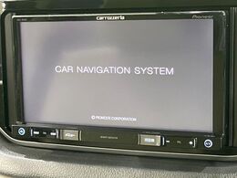 【ナビゲーション】目的地までしっかり案内してくれる使いやすいナビ。Bluetooth接続すればお持ちのスマホやMP3プレイヤーの音楽を再生可能！毎日の運転がさらに楽しくなります！！