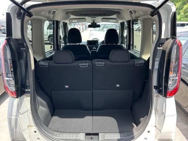 普段のお買い物や通勤、送迎等に十分な荷室スペースを確保しております。セカンドシートを倒すと、大きな荷物の積載も可能です♪