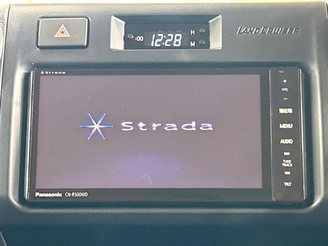 【フルセグTV付ナビゲーション】使いやすいナビで目的地までしっかり案内してくれます。各種オーディオ再生機能も充実しており、お車の運転がさらに楽しくなります！！