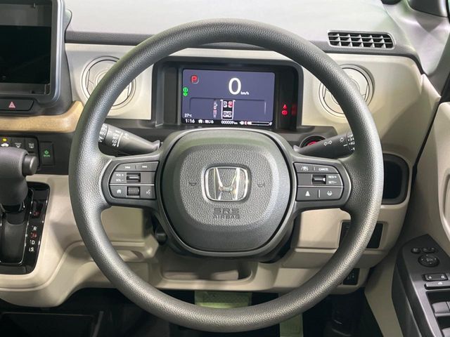 【ステアリングスイッチ】運転中、前方から目線をそらすことなく、オーディオ等の操作が可能な便利機能！安心＆快適なドライブを演出してくれます♪