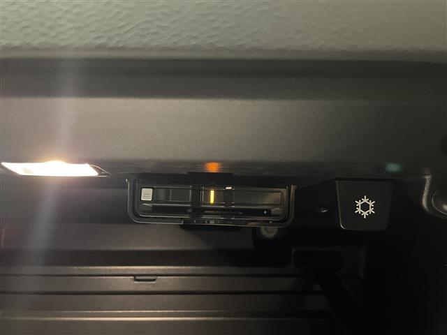 気になる車はすぐにお問い合わせください！画面右側の0066から始まる無料ダイヤルからお問い合わせ下さい！専門スタッフがお車のご質問にお答えいたします！