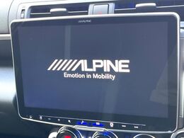 【ALPINE製ディスプレイオーディオ】視認性が高いディスプレイオーディオを装備♪操作性も良好で直感的なソース選択が可能です。