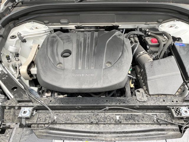 【B5エンジン（マイルドハイブリッド2.0Lターボ）】燃費と走行性能に優れた48Vハイブリッドシステム搭載のターボエンジン。高回転では優れたレスポンスと伸びやかなドライビングフィールが特徴です。