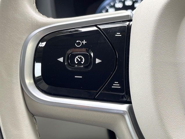 【全車速対応アダプティブクルーズコントロール】ミリ波レーダー+ステレオカメラ+赤外線により前方車輌を認識し、速度や車間距離を維持・調整。高速道路走行時や渋滞時にドライバーの負担を大幅に軽減します。